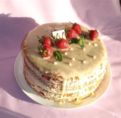 Torta S Jagodama I Bijelom čokoladom Cake Baking Recipes Fruity