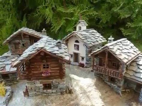 Inviaci un'email a staff@architettiamo.it oppure chiamaci allo 0108939727 adesso. Costruire case di montagna in miniatura - Miniature ...