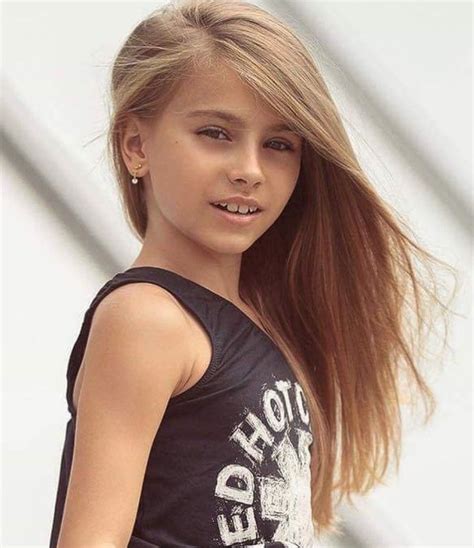 List 99 Pictures Photos Of Young Female Models Stunning