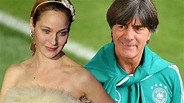 Photo :: Bundestrainer Jogi Löw soll Schauspielerin Jeanett... Jeanette ...