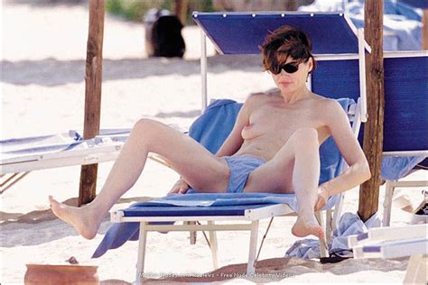 Actress Geena Davis Paparazzi Topless Shots And Nude Movie Scenes Mr