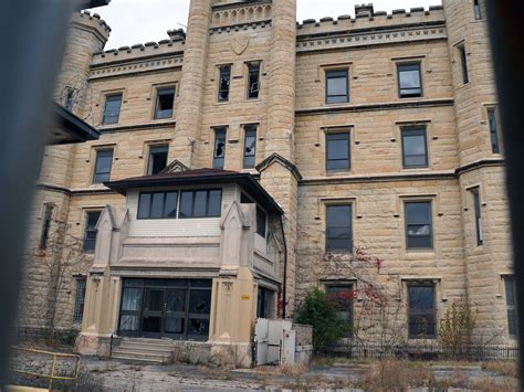 The Old Joliet Prison Main Entrance Joliet Illinois Oc 4828 X