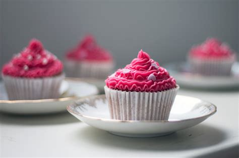 How To Make Really Easy Pink Vanilla Cupcakes Metro News