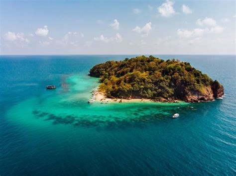 Ga Nyangka 5 Pulau Terkecil Di Indonesia Ini Justru Punya Keindahan