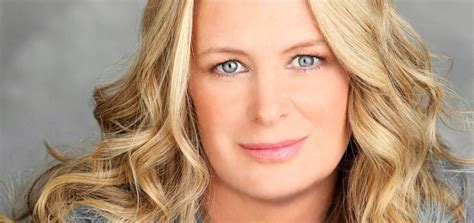 Her latest book is the four winds: Kristin Hannah Shares the Best Books She's Ever Been ...