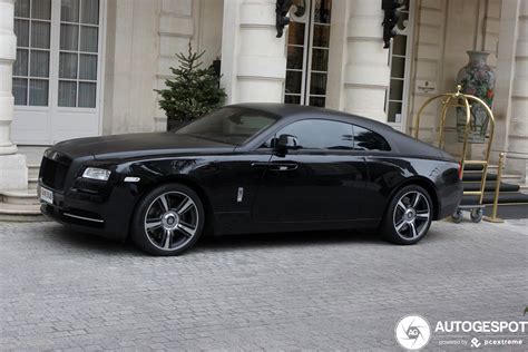 It is not easy t own a rolls royce even if you can splurge the huge amount to get it, that said rolls royce wraith price is hefty and for the indian luxury admirers the pricing is again unbelievably high. Rolls-Royce Wraith - 1 Januar 2020 - Autogespot