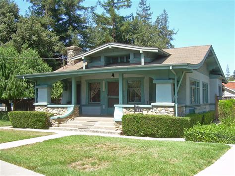 Desirable estate neighborhood by the arroyo | view 47 photos of this 4 bed, 3+ bath, 3,700 sq. Craftsman House | San Jose, California. Built c. 1918 ...