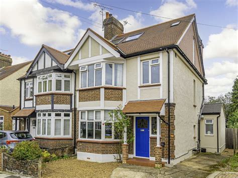5 Bed Property For Sale In Radnor Road Twickenham Tw1 £1550000 Zoopla