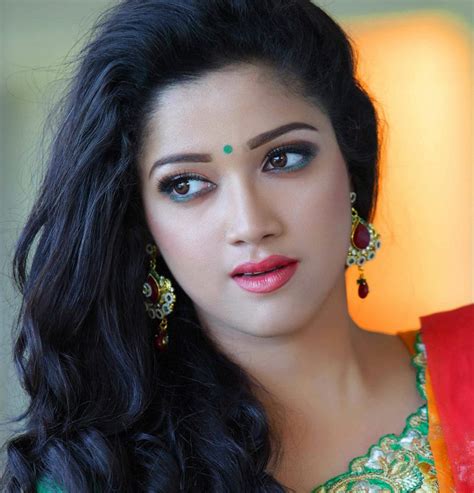 abhirami suresh hot looks in saree south indian actress