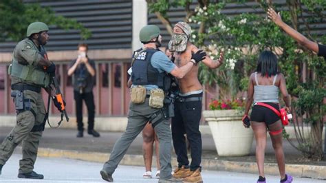 Columbia Sc Riots Led To Arrests And Police Injuries Cops Charlotte Observer