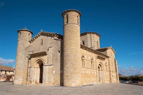 Famosa Iglesia Románica San Martín De Tours En Fromista Palencia