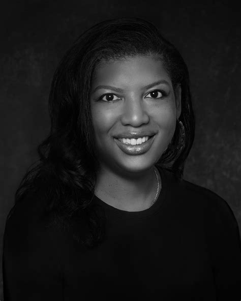 Lynn Gonzalez - Granderson Des Rochers