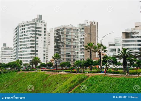 Paisagens Da Cidade De Miraflores Em Lima Peru Foto Editorial Imagem