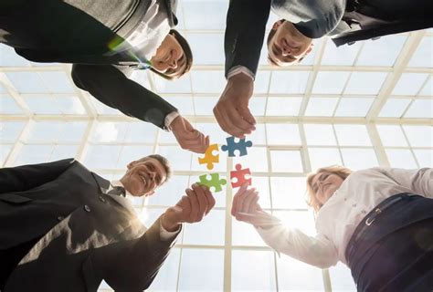 5 Great Team Building Activities To Boost Employee Collaboration