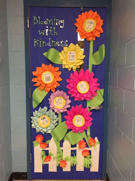 Go green with organic decor and usher in the new year with a spring themed living room that celebrates everything natural. Pin by Kate Pearson on Great Classroom doors & bulletin ...