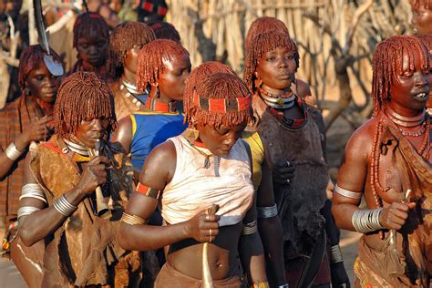 非洲原始部落奇葩的婚礼 众多习俗让人目瞪口呆妻子