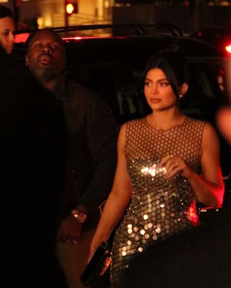 Kylie Jenner In Gold Dress As She Arrives To Tom Ford Fashion Show 01