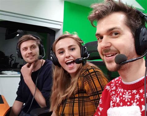 hannah witton joins the jingle jam teneighty — internet culture in focus