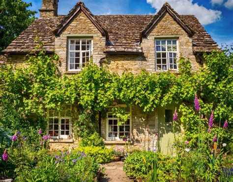 A Cotswolds Stone Cottage In Eastleach Gloucestershire Cotswolds
