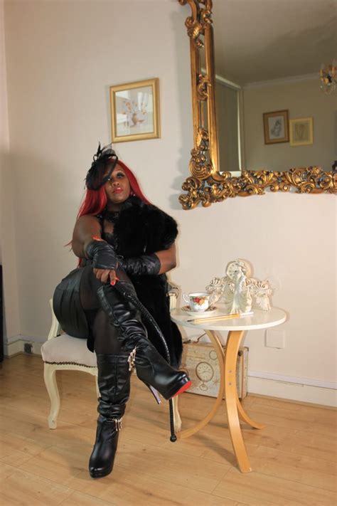 Leather Mistress Madame Caramel