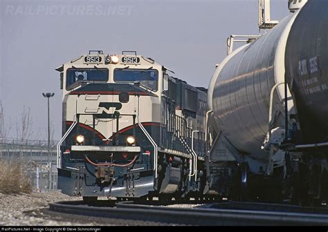 Railpicturesnet Photo Bn 9513 Burlington Northern Railroad Emd