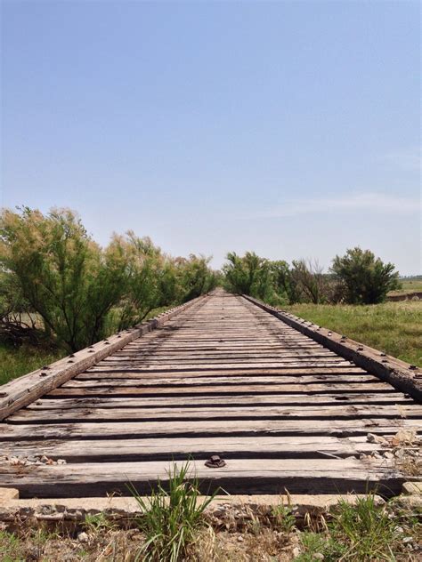 Great Bend Ks Abandoned Railroad Track Railroad Tracks Sidewalk