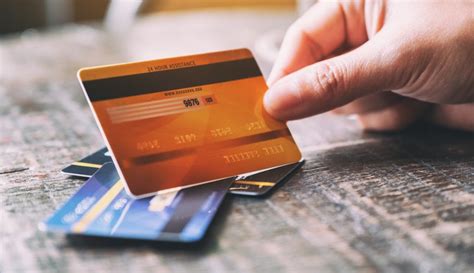 Bankrate.com credit card calculators can help you figure out how long that credit card balance will last, how quickly you can pay off debt, the true cost of paying the minimum and more. Do Magnets Affect Credit Cards? | Bankrate