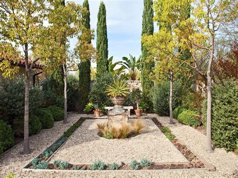 Creating A Mediterranean Garden Style Tuscan Landscaping Garden