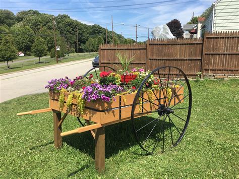 Pin By Kim Hepple On Flower Carts And Wagons Flower Cart Outdoor