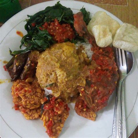 Rumah Makan Buyung terdekat - Restoran dan Tempat Makan Indonesia