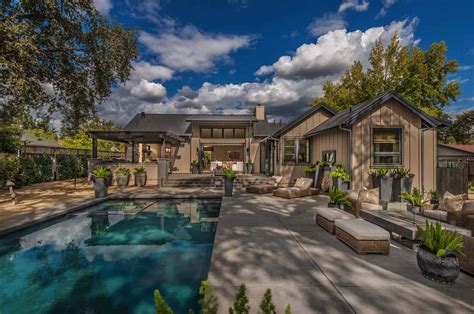 Breathtaking Modern Farmhouse Style Retreat In Napa Valley