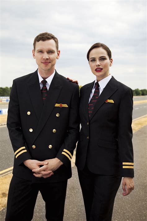 JET2.com pilot uniforms. | Pilot uniform, Female pilot, Pilot uniform airline