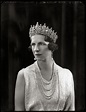 Gods and Foolish Grandeur: Princess Helen of Greece and Denmark, Queen ...
