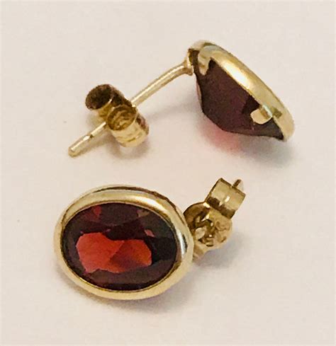 Vintage Ct Gold Garnet Stud Earrings