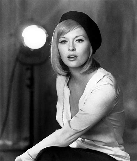 Bonnie And Clyde Faye Dunaway 1967 Photograph By Everett
