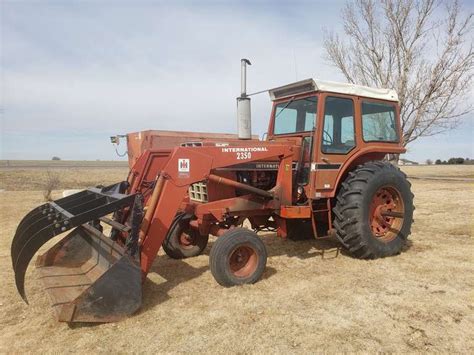 Ihc 766 Tractor With 2350 Loader Adam Marshall Land And Auction Llc