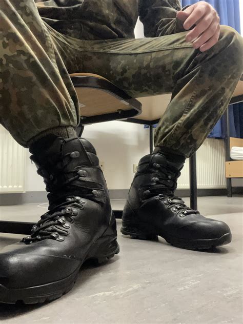 Jax 🇩🇪 On Twitter Perfect Position To Lick And Clean My Boots 🐾