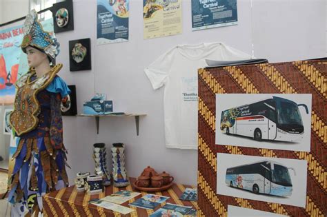 Maybe you would like to learn more about one of these? Unjuk Gigi Karya Skripsi Mahasiswa Desain Komunikasi Visual - Universitas Esa Unggul