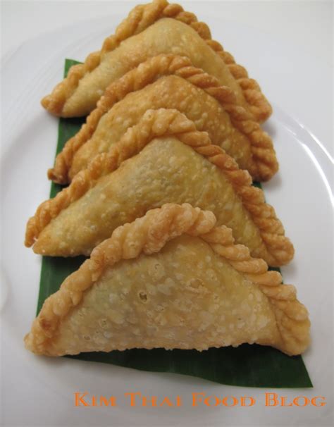 There are three main steps: Kim Thai Food Blog: Curry puff