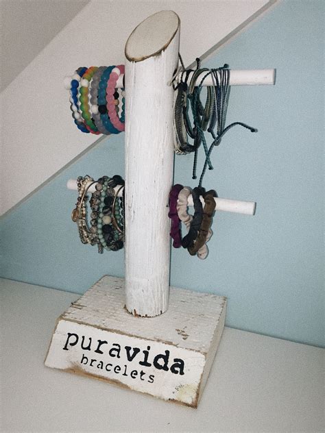 Concrete is truly one of the most versatile of all diy materials. @puravidabracelets | Diy bracelet holder, Pura vida bracelets, Bracelet holders
