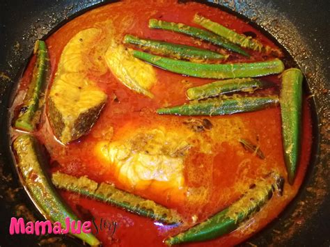 Racikan kari merah khas thailand ini rasanya pedas dan segar. MamaJue Story