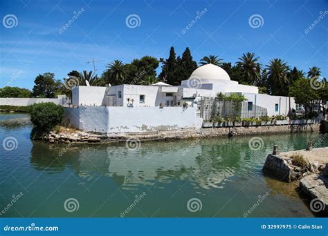 Maison Arabe Traditionnelle En Tunisie Lac Carthage Image Stock