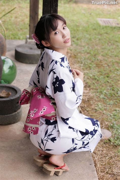 [ys Web] Vol 527 Japanese Gravure Idol And Singer Risa Yoshiki