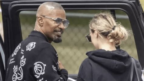 Jamie Foxx Takes Relaxing Vacation With Girlfriend Alyce Huckstepp