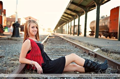 Cute Idea For A Senior Picture On The Railroad Tracks Senior Girl Photography Senior