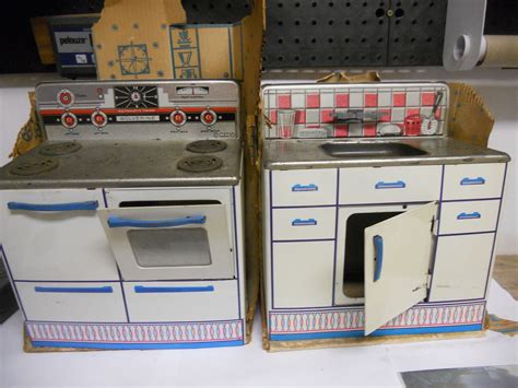 Check spelling or type a new query. Vintage Wolverine Toy Company Metal Kitchen Sink and Stove ...