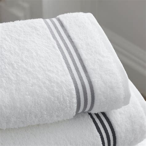 White Towel · Free Stock Photo