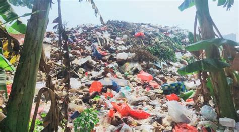 Gunung Sampah Di Lahan Pt Sandratex Cemari Lingkungan