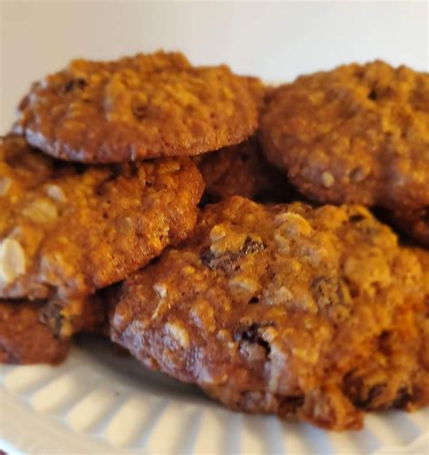 Chewy Oatmeal Raisin Cookie Recipe