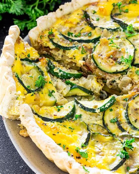 This Cheesy Zucchini Quiche Is Super Simple To Make And Perfect For Any